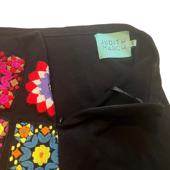 Judith March Festival Granny Square Crochet Mini Skirt - Picture 10 of 12